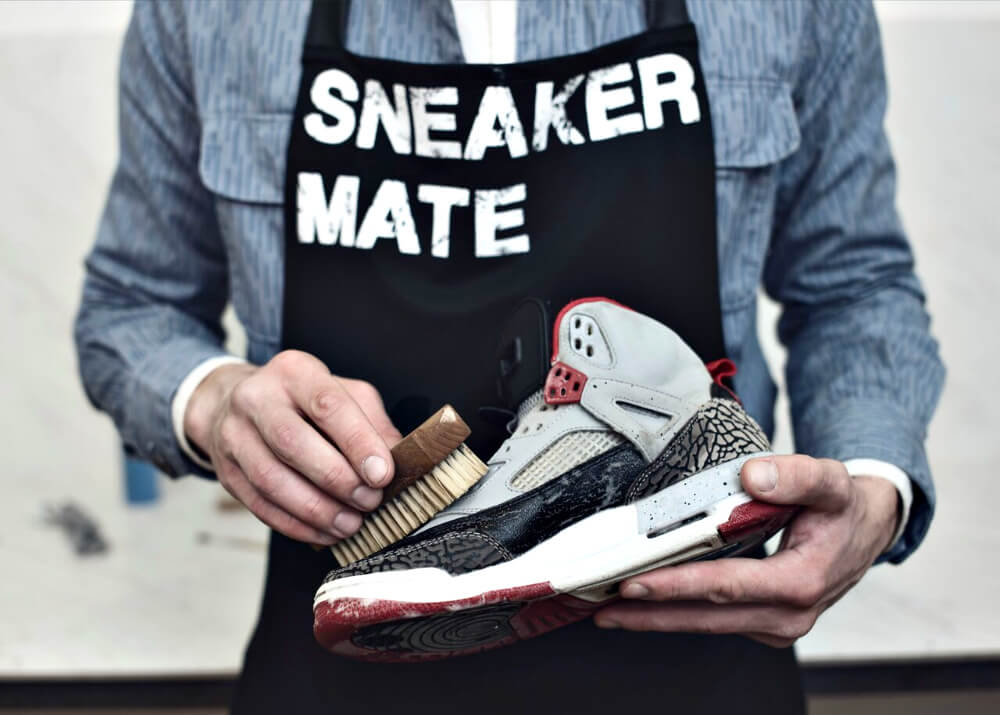 Sneaker dry cleaning